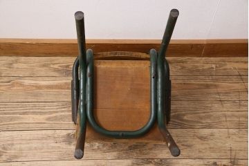 ヴィンテージ家具　イギリス　鉄脚スクールチェア(チャイルドチェア、キッズチェア、アームチェア、ダイニングチェア、板座チェア、ベビーチェア、こども椅子、子どもイス、ビンテージ、英国)(3)