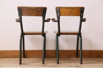 ヴィンテージ家具　イギリス　鉄脚スクールチェア2脚セット(チャイルドチェア、キッズチェア、アームチェア、ダイニングチェア、板座チェア、ベビーチェア、こども椅子、子どもイス、ビンテージ、英国、バラ売り可能)(R-024515)