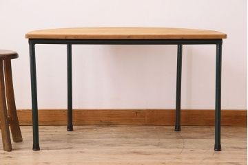 ヴィンテージ家具　半円型天板　鉄脚スクールデスク(キッズデスク)　イギリス　ビンテージ(2)