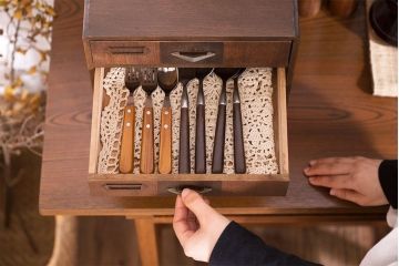 アンティーク家具　和モダン　ネームプレート付き!古い木のシックなアンティーク小引き出し