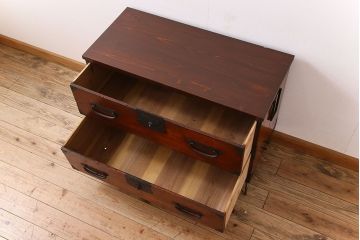 アンティーク家具　檜材天板　鉄脚付き　アンティークの衣装箪笥ローボード(時代箪笥)