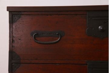 アンティーク家具　檜材天板　鉄脚付き　アンティークの衣装箪笥ローボード(時代箪笥)