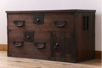 アンティーク家具　檜材天板　アンティークの衣装箪笥ローボード(時代箪笥)