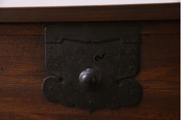 アンティーク家具　檜材天板　アンティークの衣装箪笥ローボード(時代箪笥)