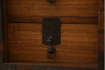 アンティーク家具　檜材天板　アンティークの衣装箪笥ローボード(時代箪笥)