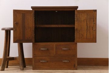 レトロ家具　昭和レトロ　古い桐材の小ぶりでシンプルなアンティーク収納棚