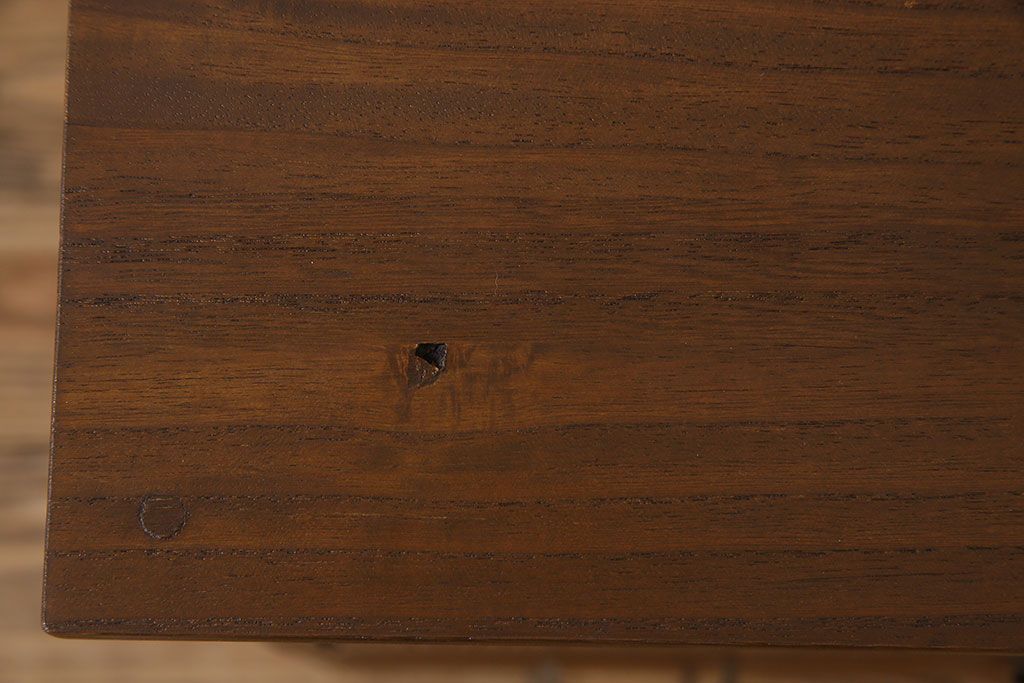 レトロ家具　昭和レトロ　古い桐材の小ぶりでシンプルなアンティーク収納棚