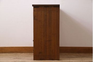 レトロ家具　昭和レトロ　古い桐材の小ぶりでシンプルなアンティーク収納棚