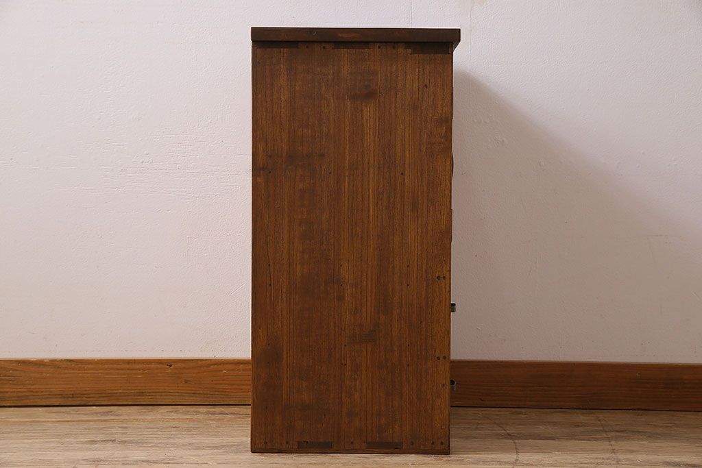 レトロ家具　昭和レトロ　古い桐材の小ぶりでシンプルなアンティーク収納棚