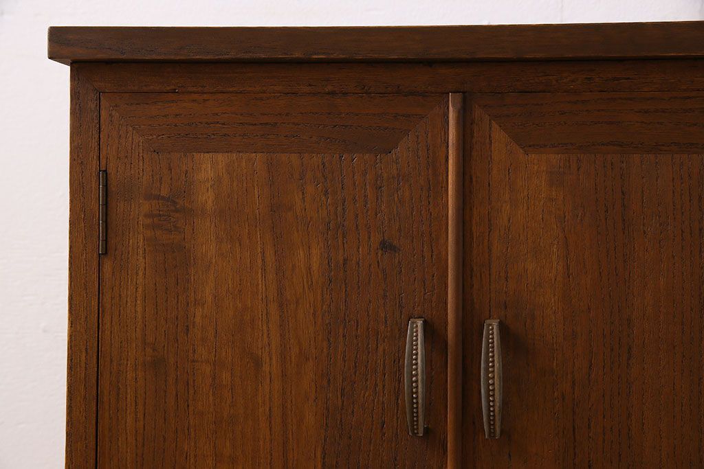 レトロ家具　昭和レトロ　古い桐材の小ぶりでシンプルなアンティーク収納棚