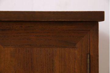 レトロ家具　昭和レトロ　古い桐材の小ぶりでシンプルなアンティーク収納棚