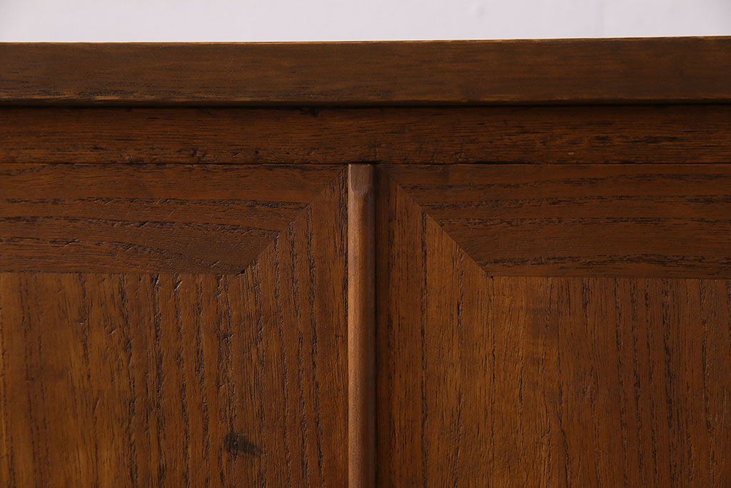 レトロ家具　昭和レトロ　古い桐材の小ぶりでシンプルなアンティーク収納棚