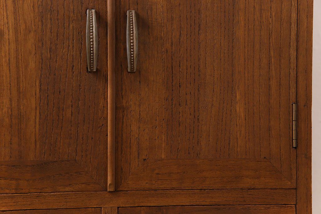 レトロ家具　昭和レトロ　古い桐材の小ぶりでシンプルなアンティーク収納棚