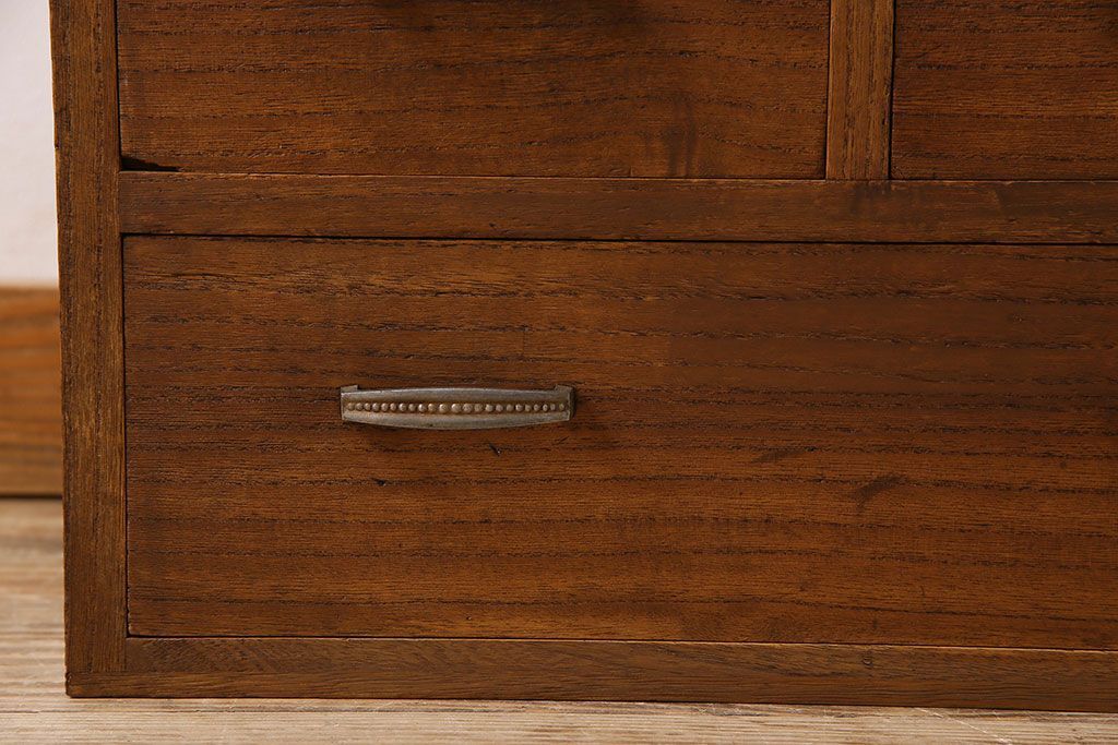 レトロ家具　昭和レトロ　古い桐材の小ぶりでシンプルなアンティーク収納棚