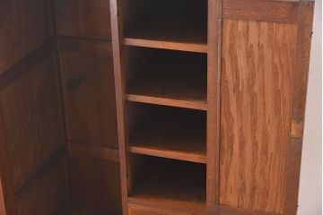 アンティーク家具　和製アンティーク　古いナラ材のワードローブ(衣装戸棚)