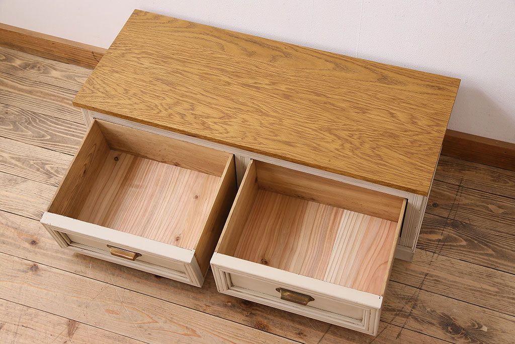 アンティーク家具　アンティークペイント　小ぶりなローチェスト(ローボード)