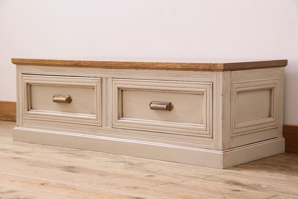 アンティーク家具　アンティークペイント　小ぶりなローチェスト(ローボード)