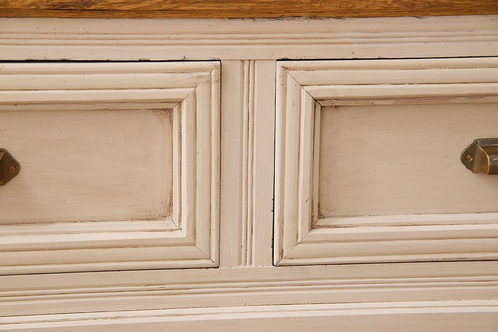 アンティーク家具　アンティークペイント　小ぶりなローチェスト(ローボード)