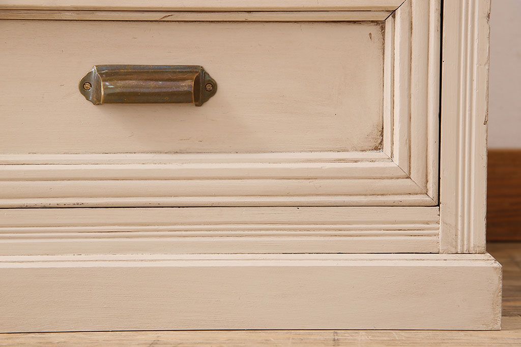 アンティーク家具　アンティークペイント　小ぶりなローチェスト(ローボード)