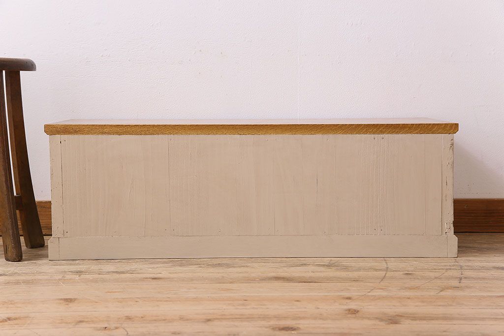 アンティーク家具　アンティークペイント　小ぶりなローチェスト(ローボード)