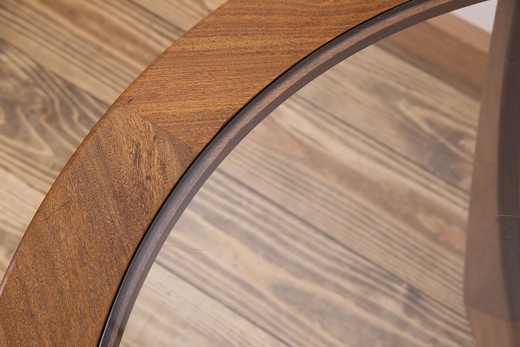 ヴィンテージ家具　G-plan(ジープラン)　北欧ビンテージ　チーク材　ガラストップラウンドテーブル(センターテーブル・コーヒーテーブル)(1)