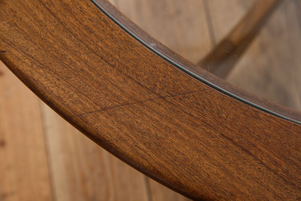 ヴィンテージ家具　G-plan(ジープラン)　北欧ビンテージ　チーク材　ガラストップラウンドテーブル(センターテーブル・コーヒーテーブル)(1)