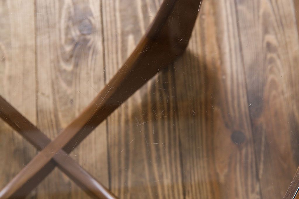 ヴィンテージ家具　G-plan(ジープラン)　北欧ビンテージ　チーク材　ガラストップラウンドテーブル(センターテーブル・コーヒーテーブル)(1)