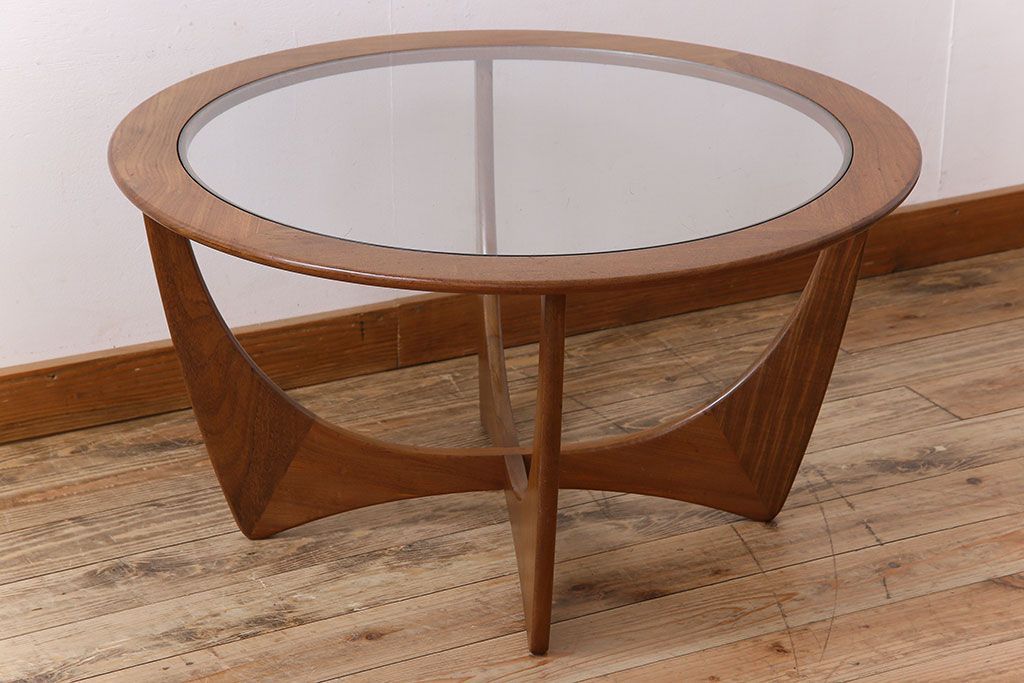 ヴィンテージ家具　G-plan(ジープラン)　北欧ビンテージ　チーク材　ガラストップラウンドテーブル(センターテーブル・コーヒーテーブル)(1)