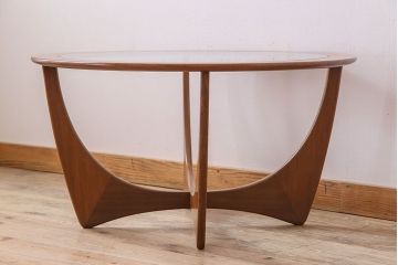 ヴィンテージ家具　G-plan(ジープラン)　北欧ビンテージ　チーク材　ガラストップラウンドテーブル(センターテーブル・コーヒーテーブル)(1)