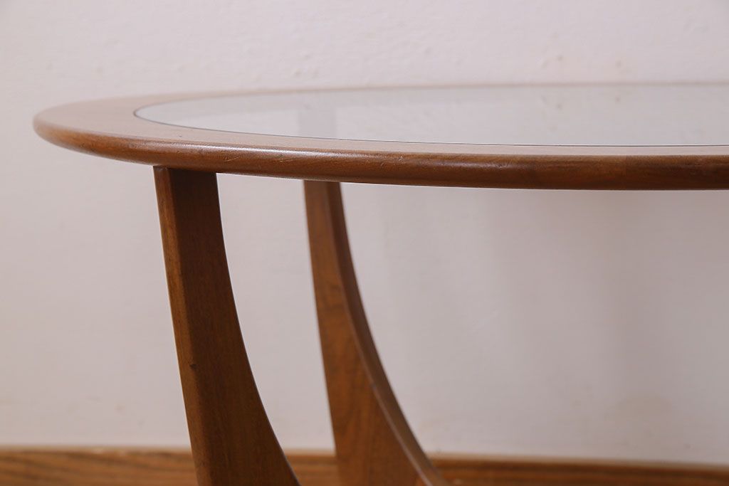 ヴィンテージ家具　G-plan(ジープラン)　北欧ビンテージ　チーク材　ガラストップラウンドテーブル(センターテーブル・コーヒーテーブル)(1)