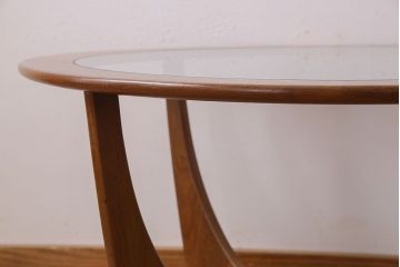 ヴィンテージ家具　G-plan(ジープラン)　北欧ビンテージ　チーク材　ガラストップラウンドテーブル(センターテーブル・コーヒーテーブル)(1)