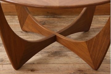 ヴィンテージ家具　G-plan(ジープラン)　北欧ビンテージ　チーク材　ガラストップラウンドテーブル(センターテーブル・コーヒーテーブル)(1)