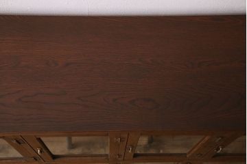 アンティーク家具　気泡ガラス入り　和製アンティークの脚付きマス目棚サイドボード(収納棚、飾り棚)