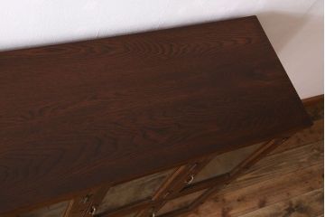 アンティーク家具　気泡ガラス入り　和製アンティークの脚付きマス目棚サイドボード(収納棚、飾り棚)