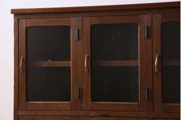 アンティーク家具　気泡ガラス入り　和製アンティークの脚付きマス目棚サイドボード(収納棚、飾り棚)