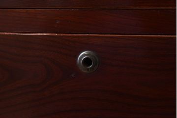 アンティーク家具　檜材天板　鉄脚付き時代箪笥ローボード　前面欅材　和製アンティーク