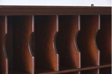 アンティーク家具　イギリスアンティーク　木製のウォールラック