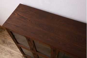 アンティーク家具　モールガラス入り　和製アンティークの脚付きマス目棚サイドボード(収納棚、飾り棚)