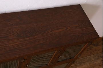 アンティーク家具　モールガラス入り　和製アンティークの脚付きマス目棚サイドボード(収納棚、飾り棚)