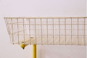 ヴィンテージ家具　ビンテージ　キャスター付き!昭和レトロなアイアンワゴン(3)