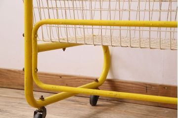 ヴィンテージ家具　ビンテージ　キャスター付き!昭和レトロなアイアンワゴン(3)