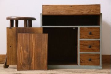アンティーク家具　アンティークペイント　パタパタ収納棚付き!小ぶりな収納棚