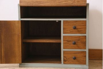 アンティーク家具　アンティークペイント　パタパタ収納棚付き!小ぶりな収納棚
