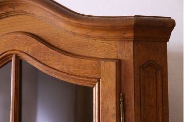 ヴィンテージ家具　フランスビンテージ　オーク材　おしゃれなコーナーキャビネット