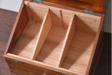 アンティーク雑貨　和製アンティーク　昭和レトロ　引き出し付き!古い木の小さな収納箱