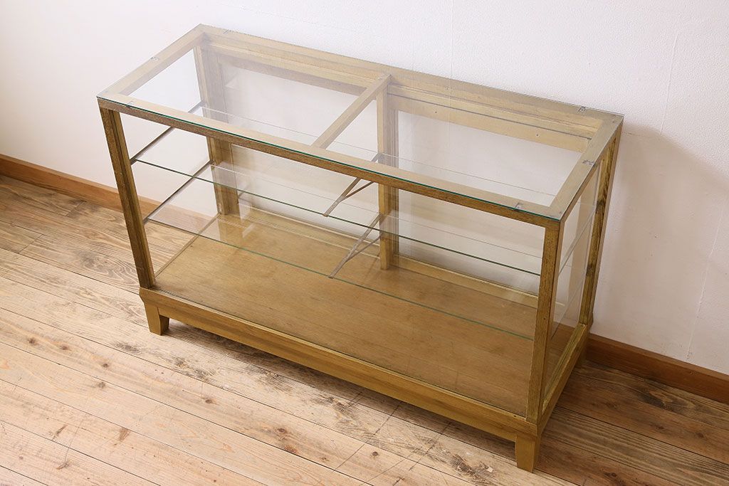 レトロ家具　脚付き!木のぬくもりが味わい深いレトロなガラスケース(ショーケース)
