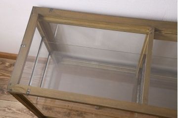 レトロ家具　脚付き!木のぬくもりが味わい深いレトロなガラスケース(ショーケース)