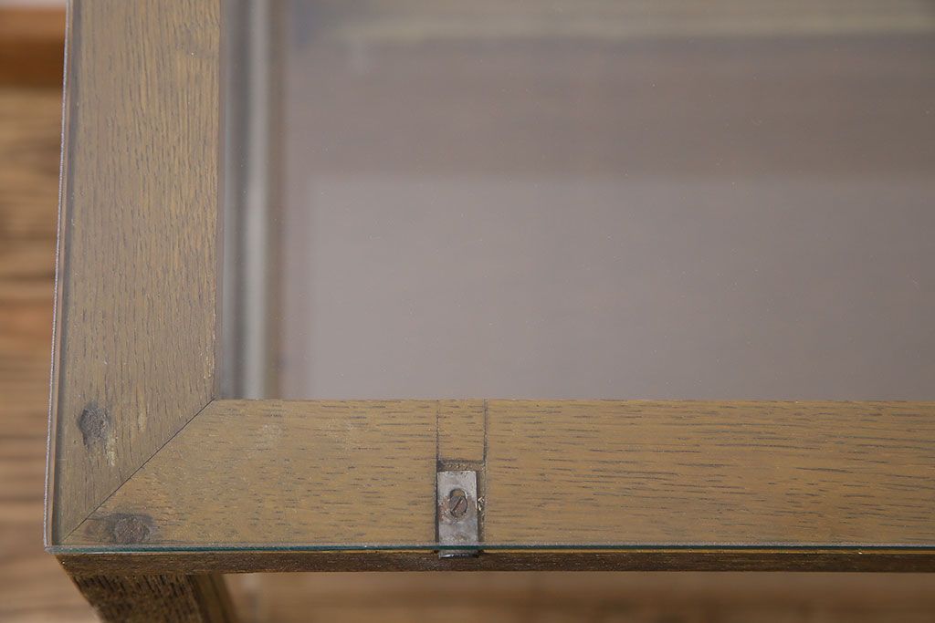 レトロ家具　脚付き!木のぬくもりが味わい深いレトロなガラスケース(ショーケース)