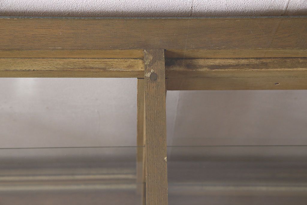 レトロ家具　脚付き!木のぬくもりが味わい深いレトロなガラスケース(ショーケース)