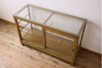 レトロ家具　脚付き!木のぬくもりが味わい深いレトロなガラスケース(ショーケース)